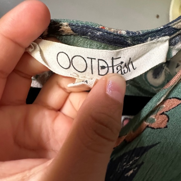 Floral Crop top - Picture 2 of 4